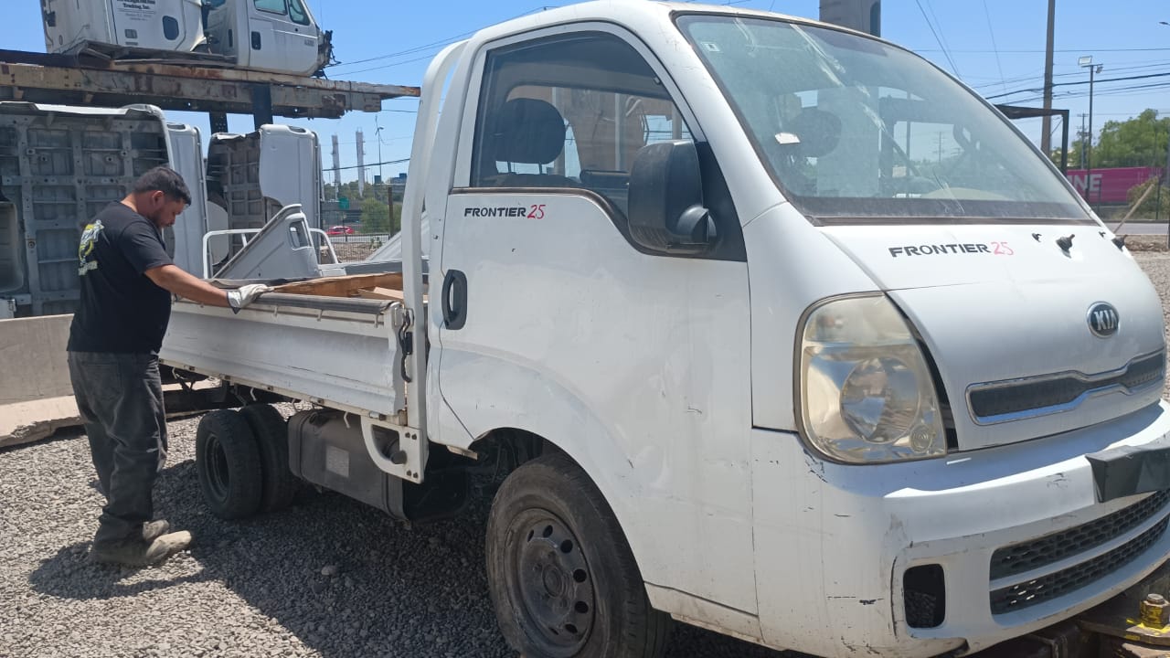  Kia FRONTIER 2010    EN DESARME
